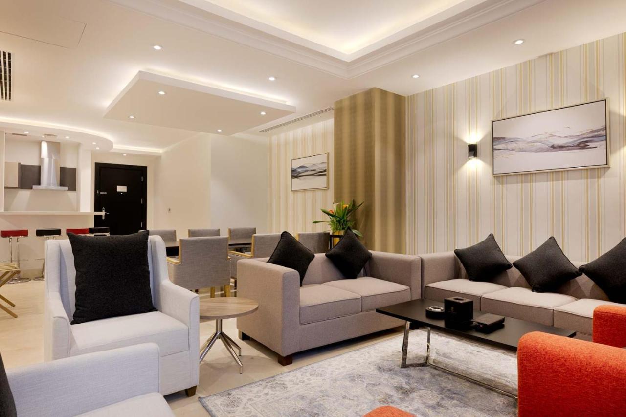 The Proud Hotel Αλ Κομπάρ Εξωτερικό φωτογραφία